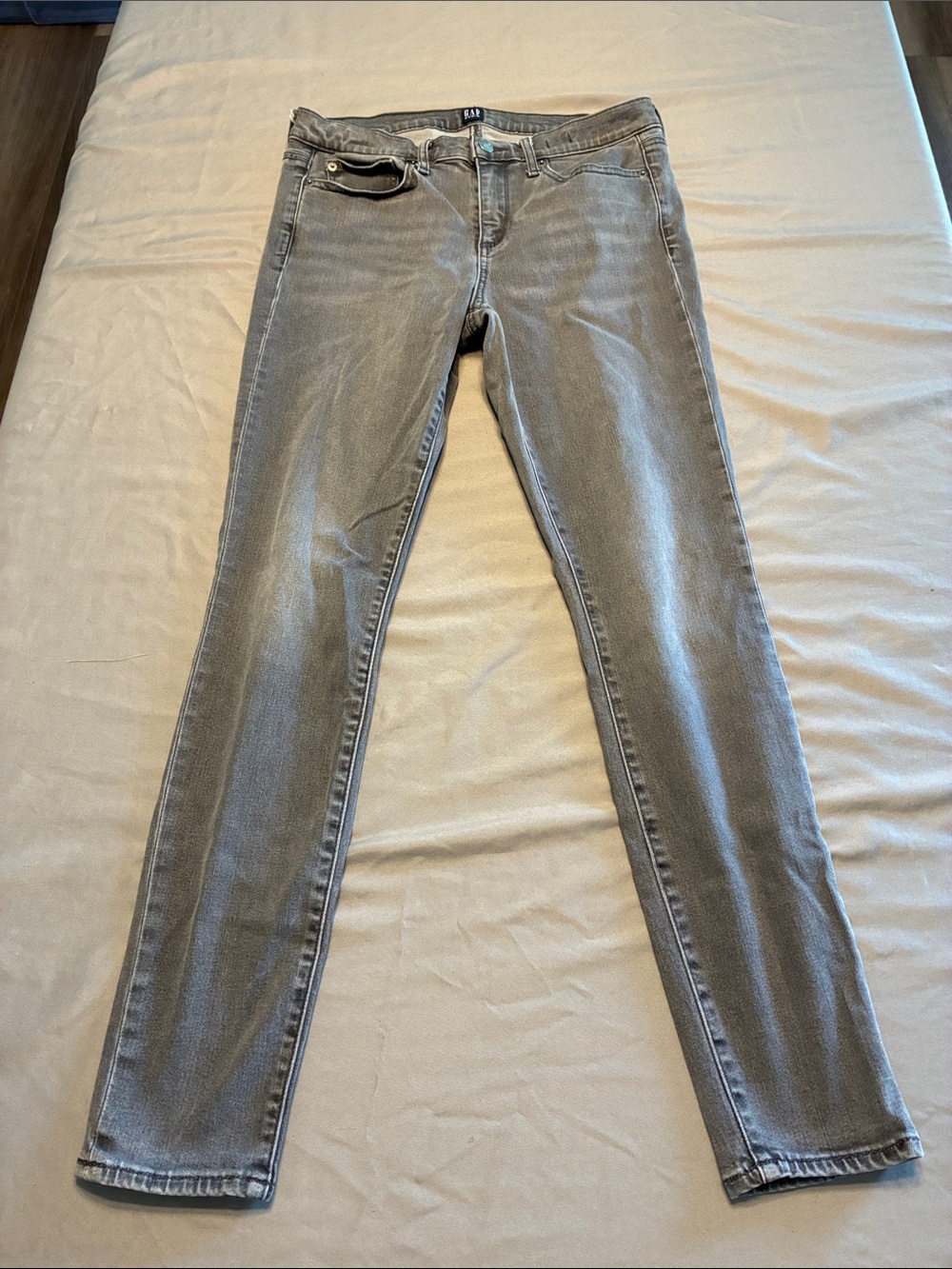 GAP Women's Gray Skinny Jeans
